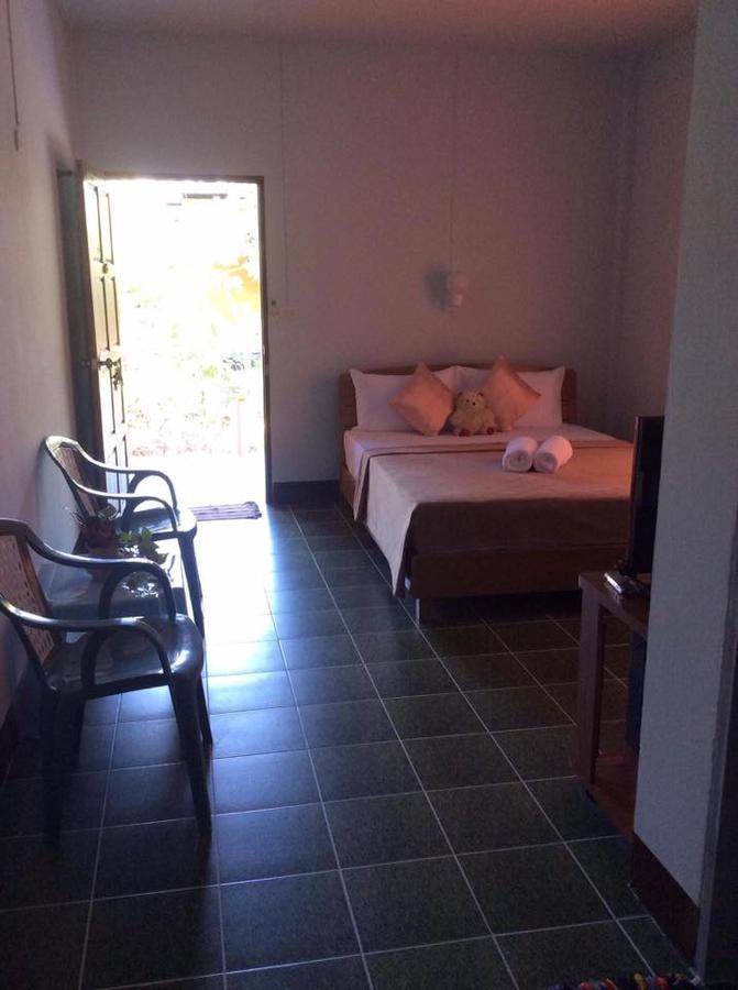 Bangsak Hut Hostel Khao Lak Ngoại thất bức ảnh