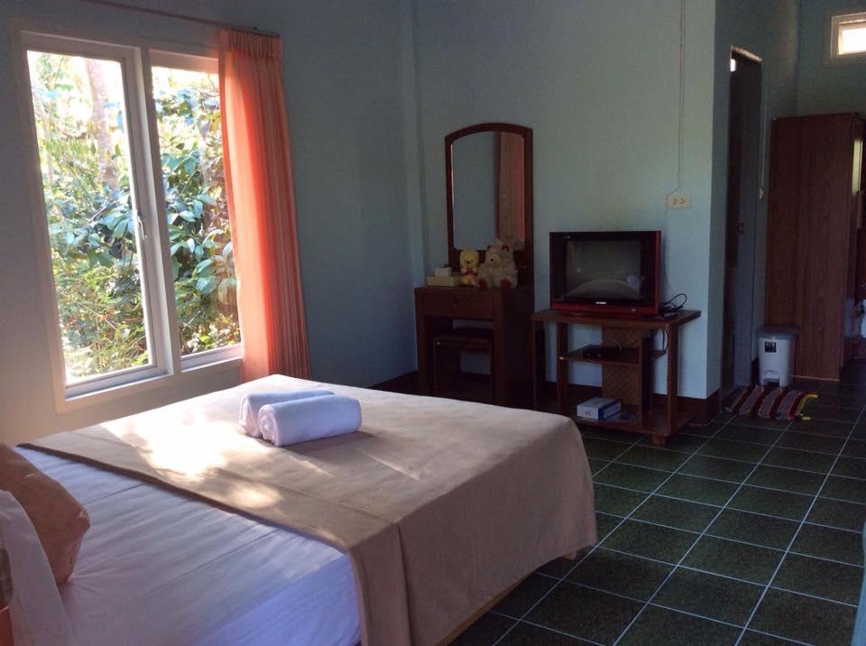 Bangsak Hut Hostel Khao Lak Ngoại thất bức ảnh