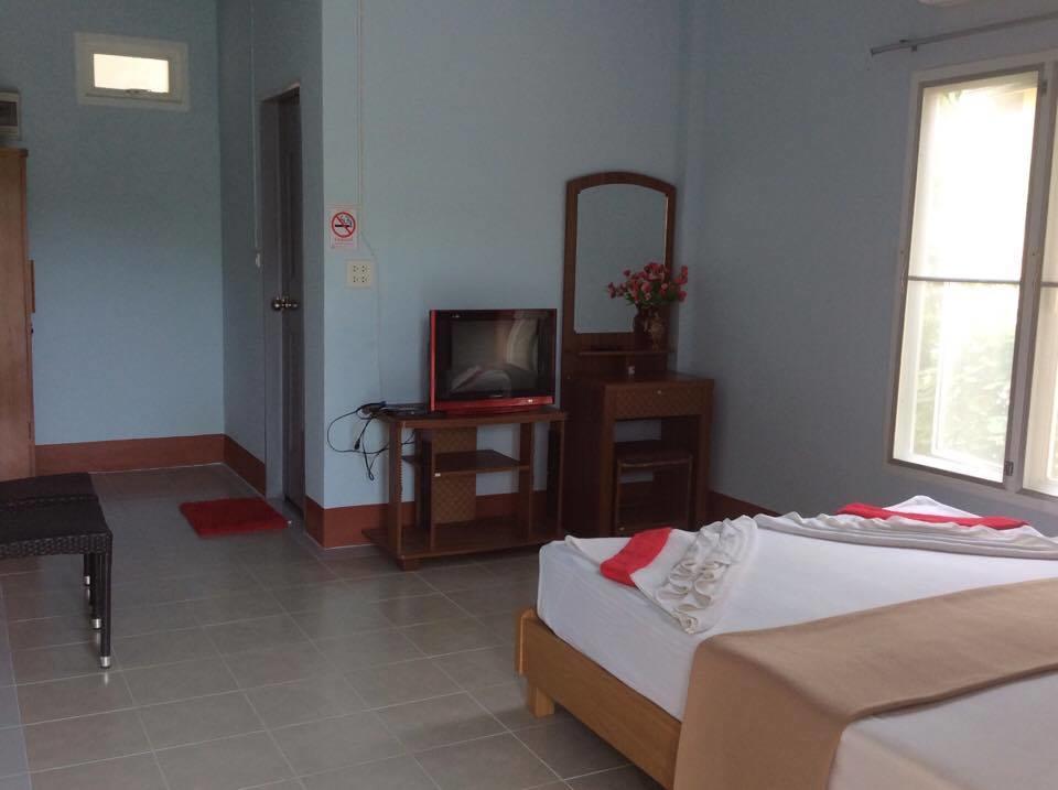 Bangsak Hut Hostel Khao Lak Ngoại thất bức ảnh