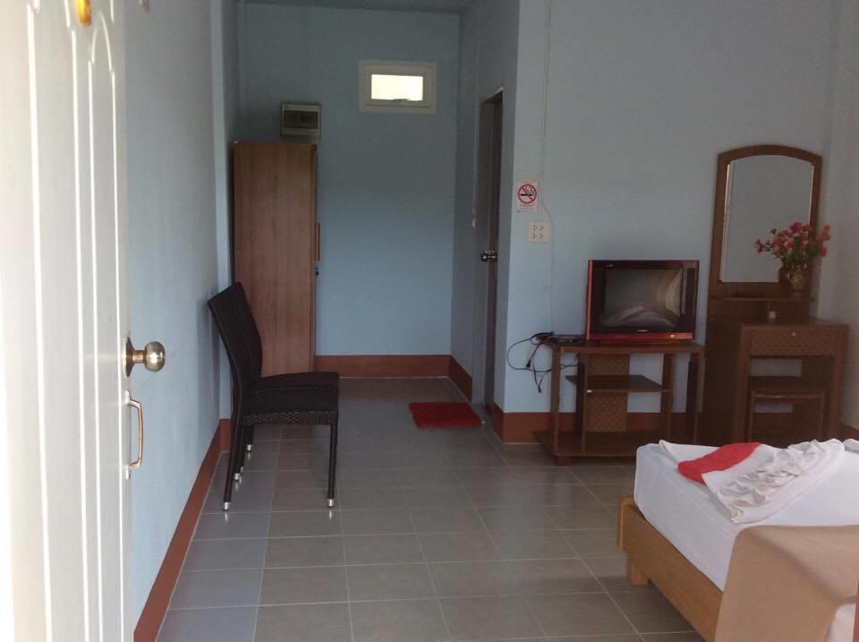 Bangsak Hut Hostel Khao Lak Ngoại thất bức ảnh