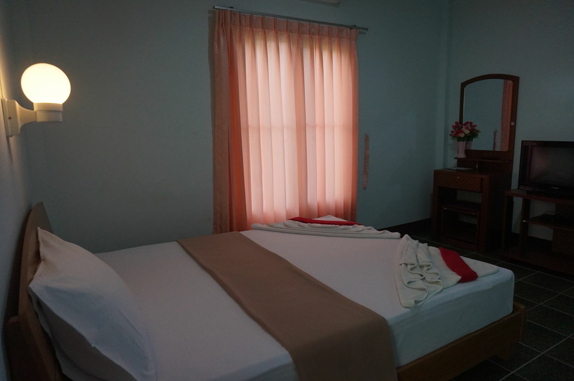 Bangsak Hut Hostel Khao Lak Ngoại thất bức ảnh