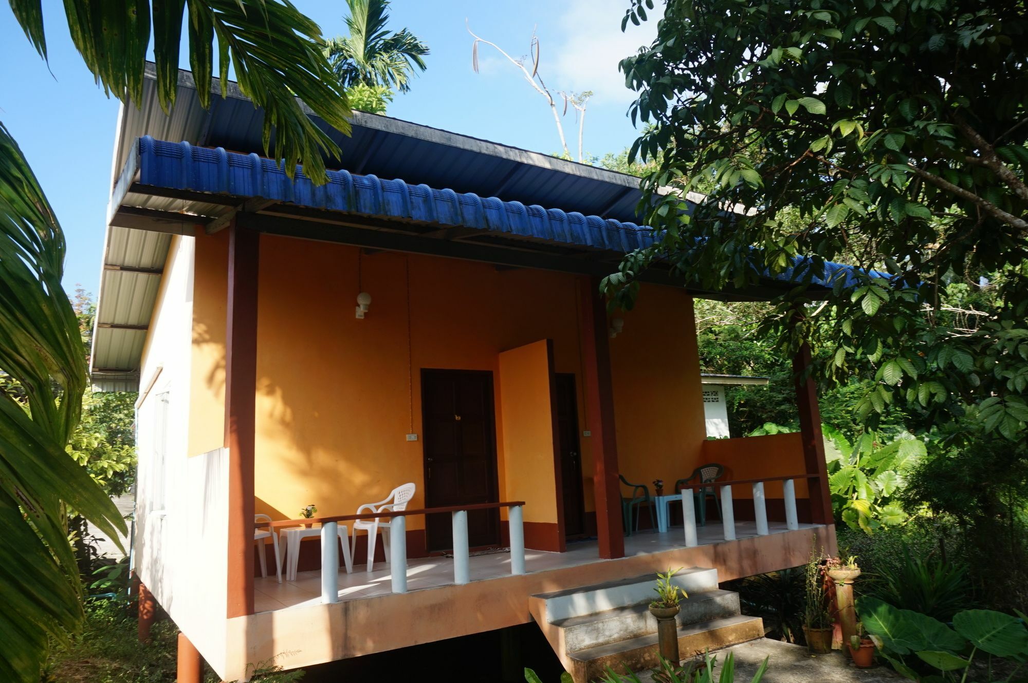 Bangsak Hut Hostel Khao Lak Ngoại thất bức ảnh
